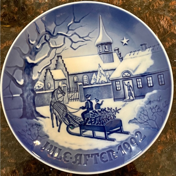 Vintage B&G Copenhagen 1982-92 2 Collector Plates Blue & White - Picture 5 of 5